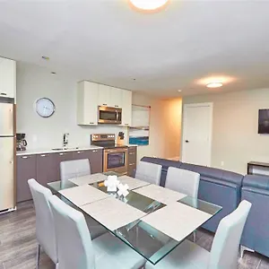 Holiday home Luxury Boutique Two Bedroom 2b Canada