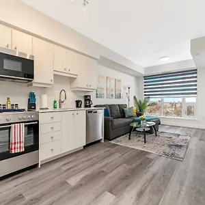  Apartment Luxury 1br King Bed Unit - Private Balcony Canada